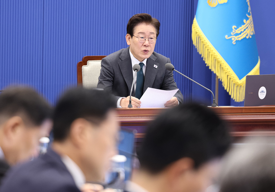 수석보좌관회의 발언하는 이재명 대통령