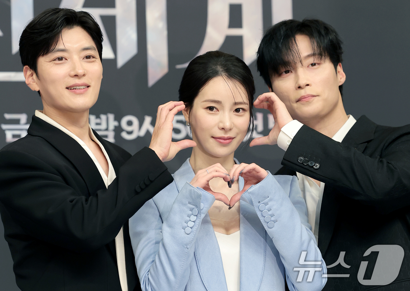 (서울=뉴스1) 권현진 기자 = 배우 장승조(왼쪽부터)와 임지연, 허남준이 7일 서울 양천구 목동SBS에서 열린 SBS 새 금토드라마 '멋진 신세계'(극본 강현주/ 연출 한태섭) …