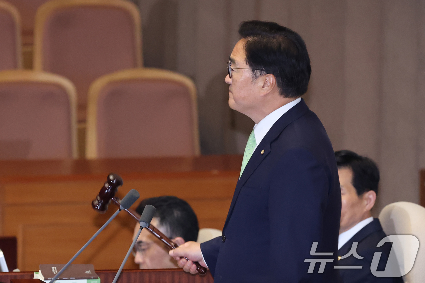 (서울=뉴스1) 신웅수 기자 = 우원식 국회의장이 7일 서울 여의도 국회에서 열린 제435회국회(임시회) 제1차 본회의에서 대한민국헌법 개정안을 상정하고 있다. 2026.5.7/뉴 …