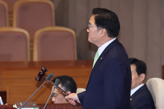 우원식 의장 '대한민국헌법 개정안 상정'