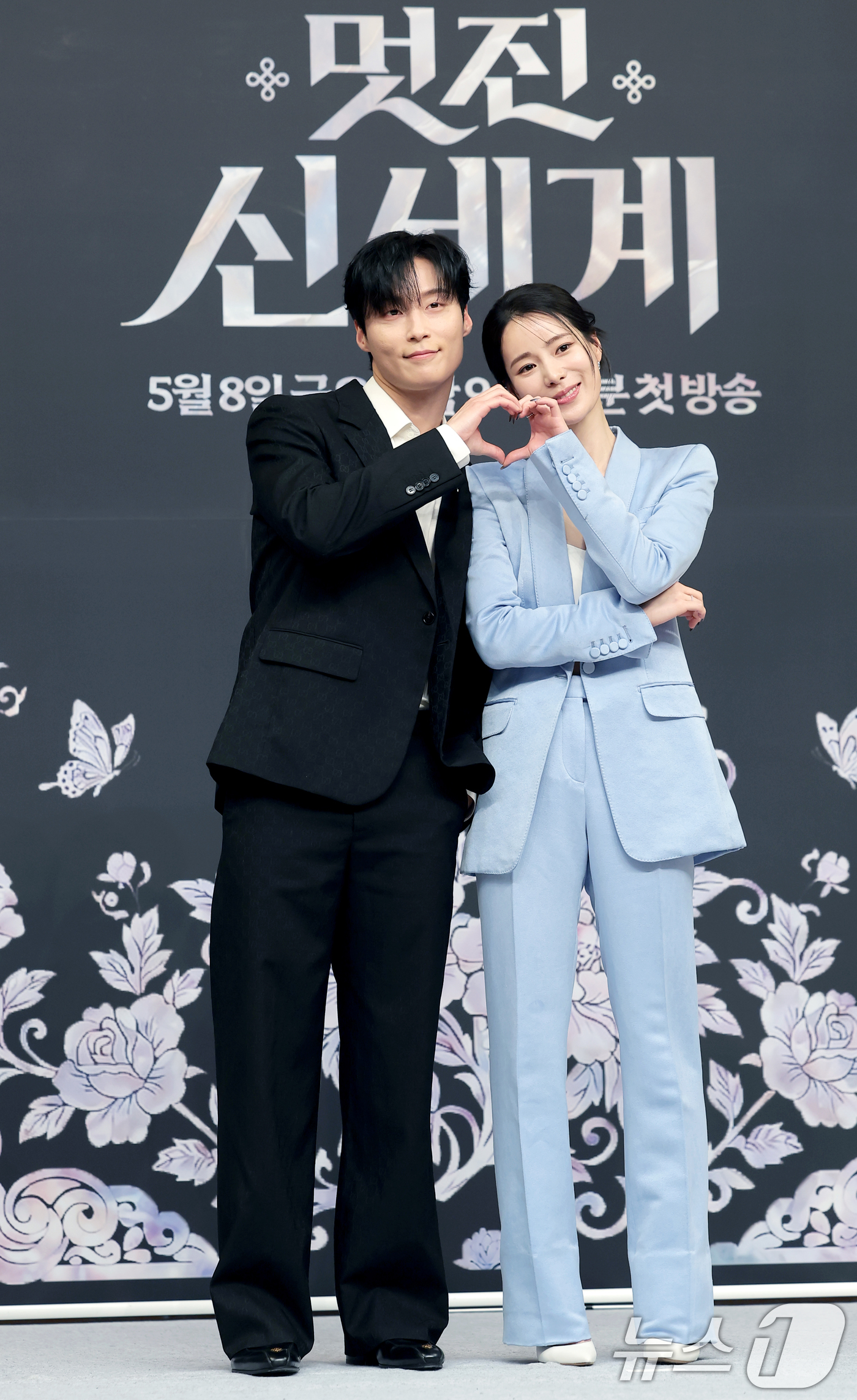 (서울=뉴스1) 권현진 기자 = 배우 허남준과 임지연(오른쪽)이 7일 서울 양천구 목동SBS에서 열린 SBS 새 금토드라마 '멋진 신세계'(극본 강현주/ 연출 한태섭) 제작발표회에 …