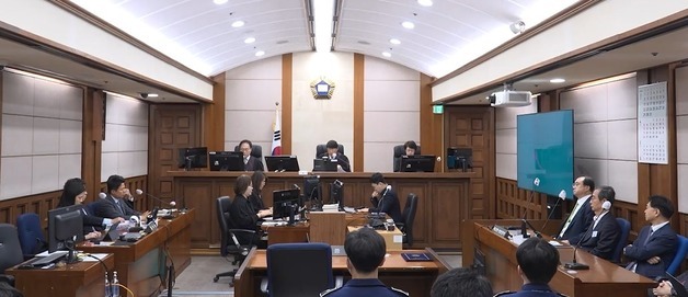 '내란 가담' 한덕수 징역 15년…2심 '내란 고의 없었다' 주장 배척