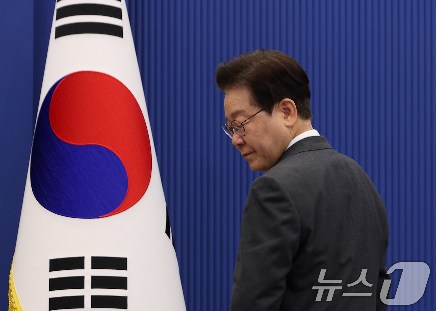 (서울=뉴스1) 허경 기자 = 이재명 대통령이 7일 청와대에서 열린 수석보좌관회의에 참석하고 있다. 2026.5.7/뉴스1