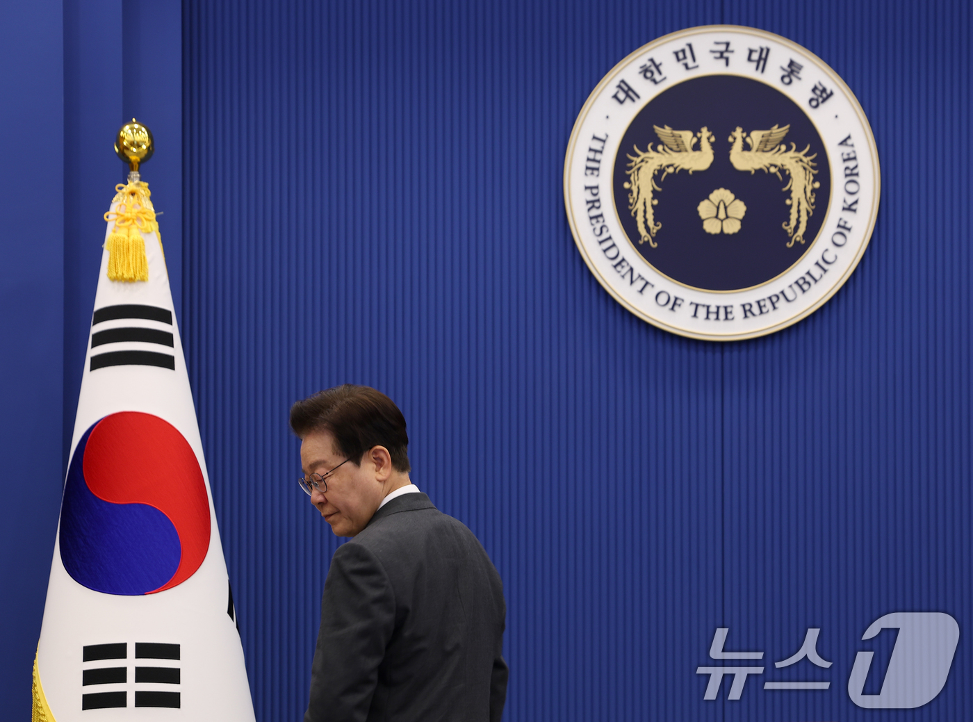 (서울=뉴스1) 허경 기자 = 이재명 대통령이 7일 청와대에서 열린 수석보좌관회의에 참석하고 있다. 2026.5.7/뉴스1