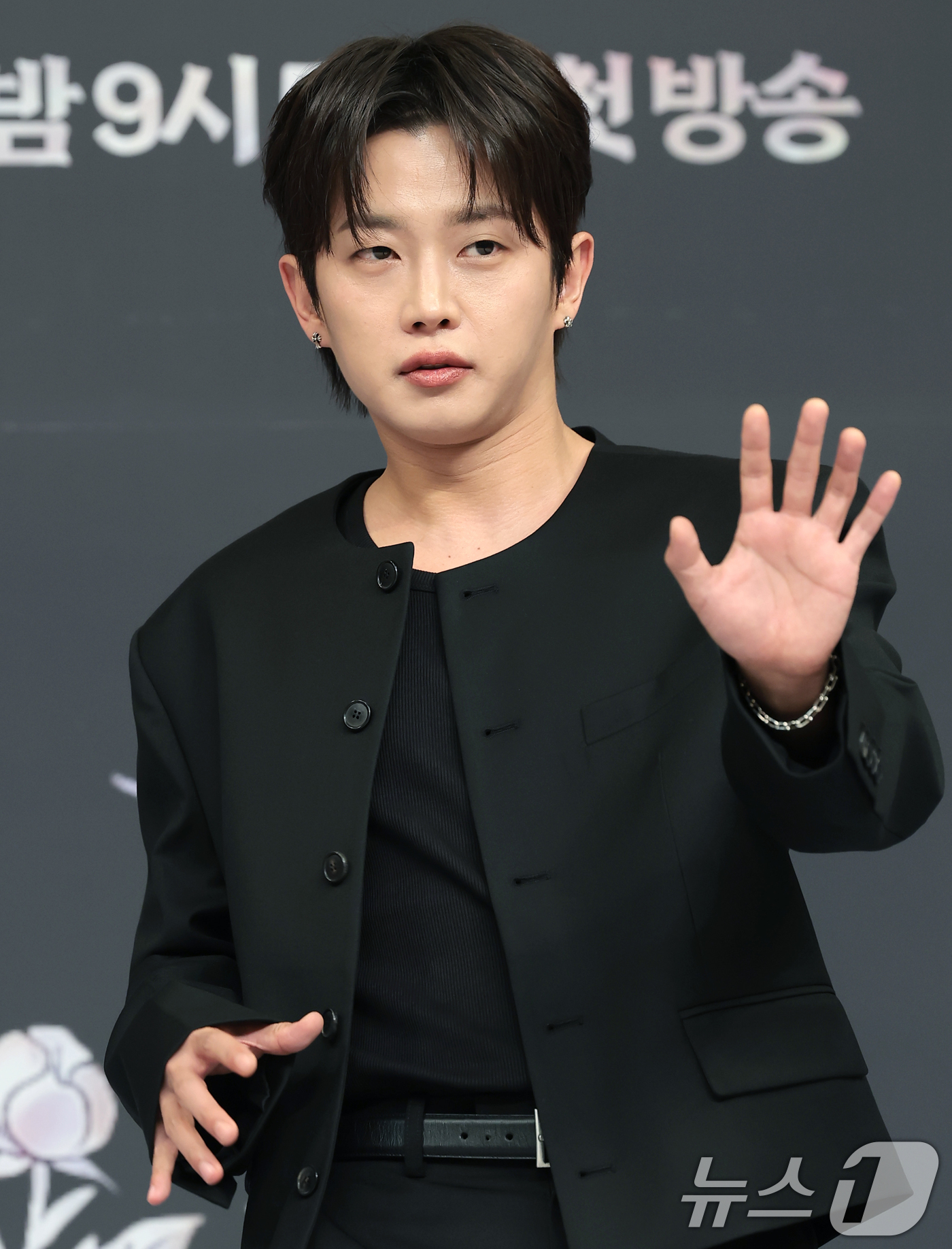 (서울=뉴스1) 권현진 기자 = 배우 김민석이 7일 서울 양천구 목동SBS에서 열린 SBS 새 금토드라마 '멋진 신세계'(극본 강현주/ 연출 한태섭) 제작발표회에 참석해 포즈를 취 …