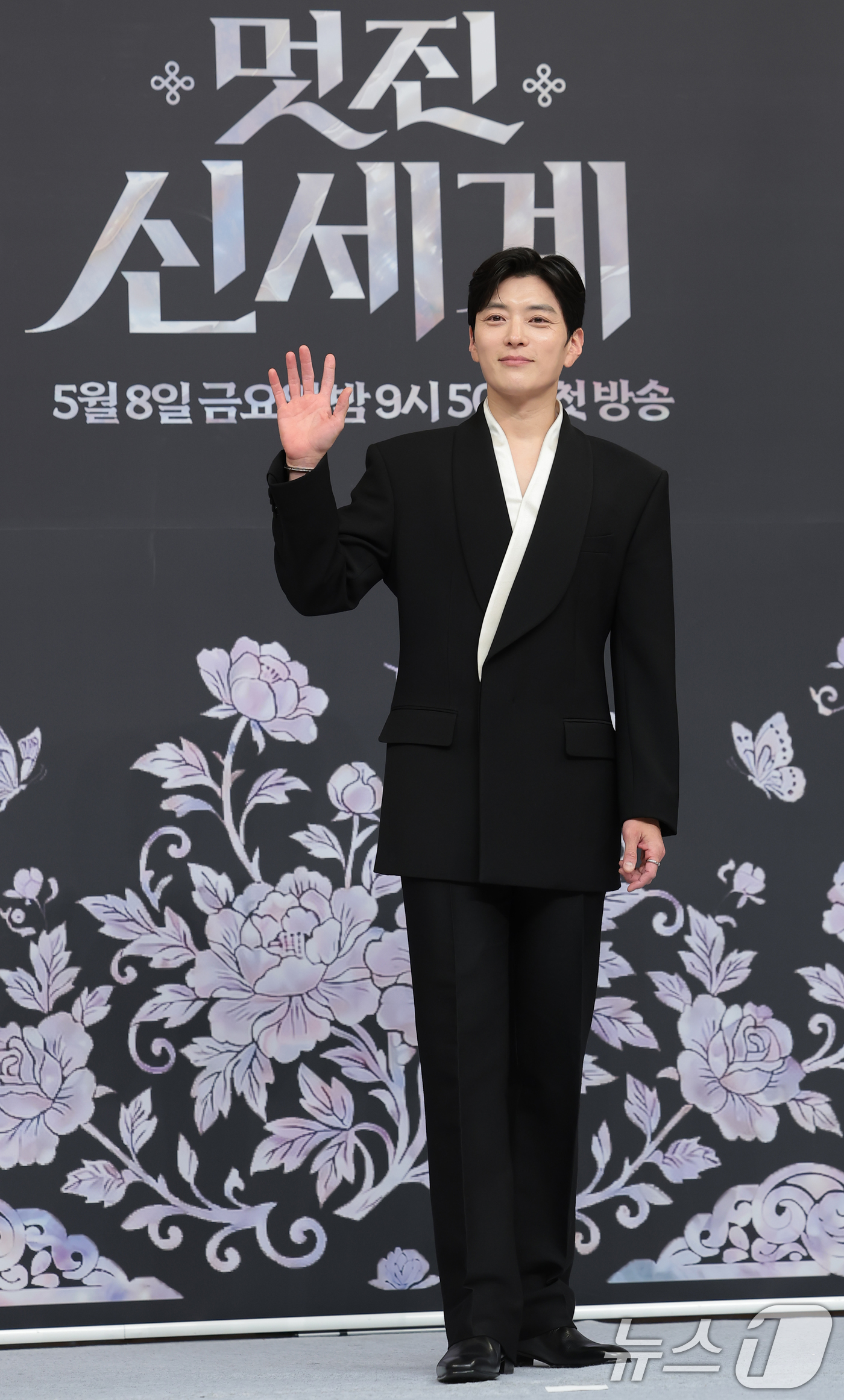 (서울=뉴스1) 권현진 기자 = 배우 장승조가 7일 서울 양천구 목동SBS에서 열린 SBS 새 금토드라마 '멋진 신세계'(극본 강현주/ 연출 한태섭) 제작발표회에 참석해 포즈를 취 …