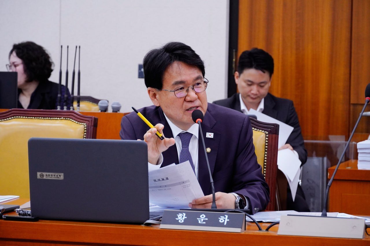 본문 이미지 - 국회 국토위 행정수도특별법 공청회에서 발언하는 황운하 의원. (황운하 의원실 제공. 재판매 및 DB 금지)