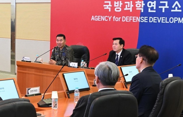 합참의장, 국과연·20전비 방문해 대비태세 점검