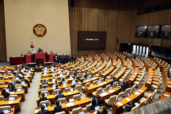 우 의장 "개헌 투표 불성립, 국민에 송구…내일 본회의 재소집"