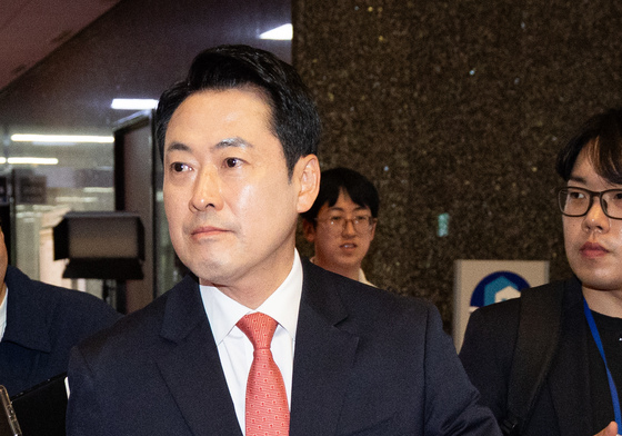 본회의장 향하는 장동혁 대표