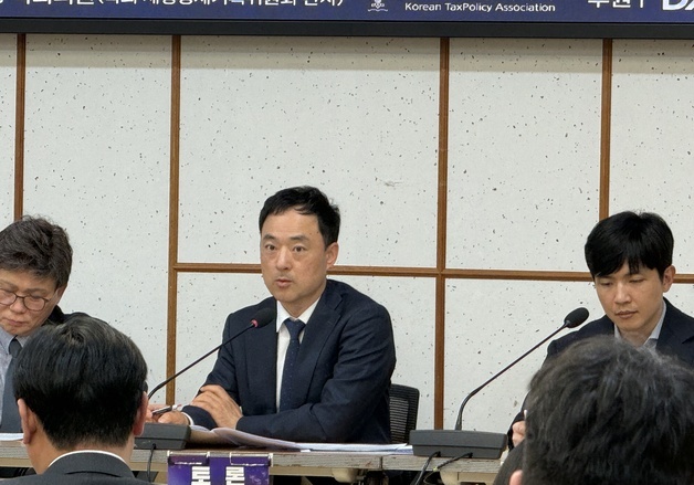 정부 "소득 있는 곳 과세"…학계 "코인 과세 기준·형평성 문제 여전"