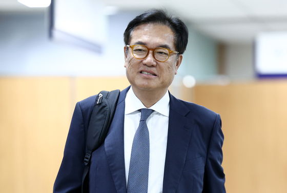 '공천 신청 철회' 정진석, '헌법재판관 미임명' 공판 출석