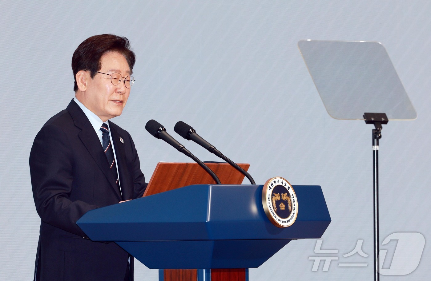 (서울=뉴스1) 허경 기자 = 이재명 대통령이 8일 서울 중구 대한상공회의소에서 열린 제54회 어버이날 기념식에서 축사를 하고 있다. 2026.5.8/뉴스1