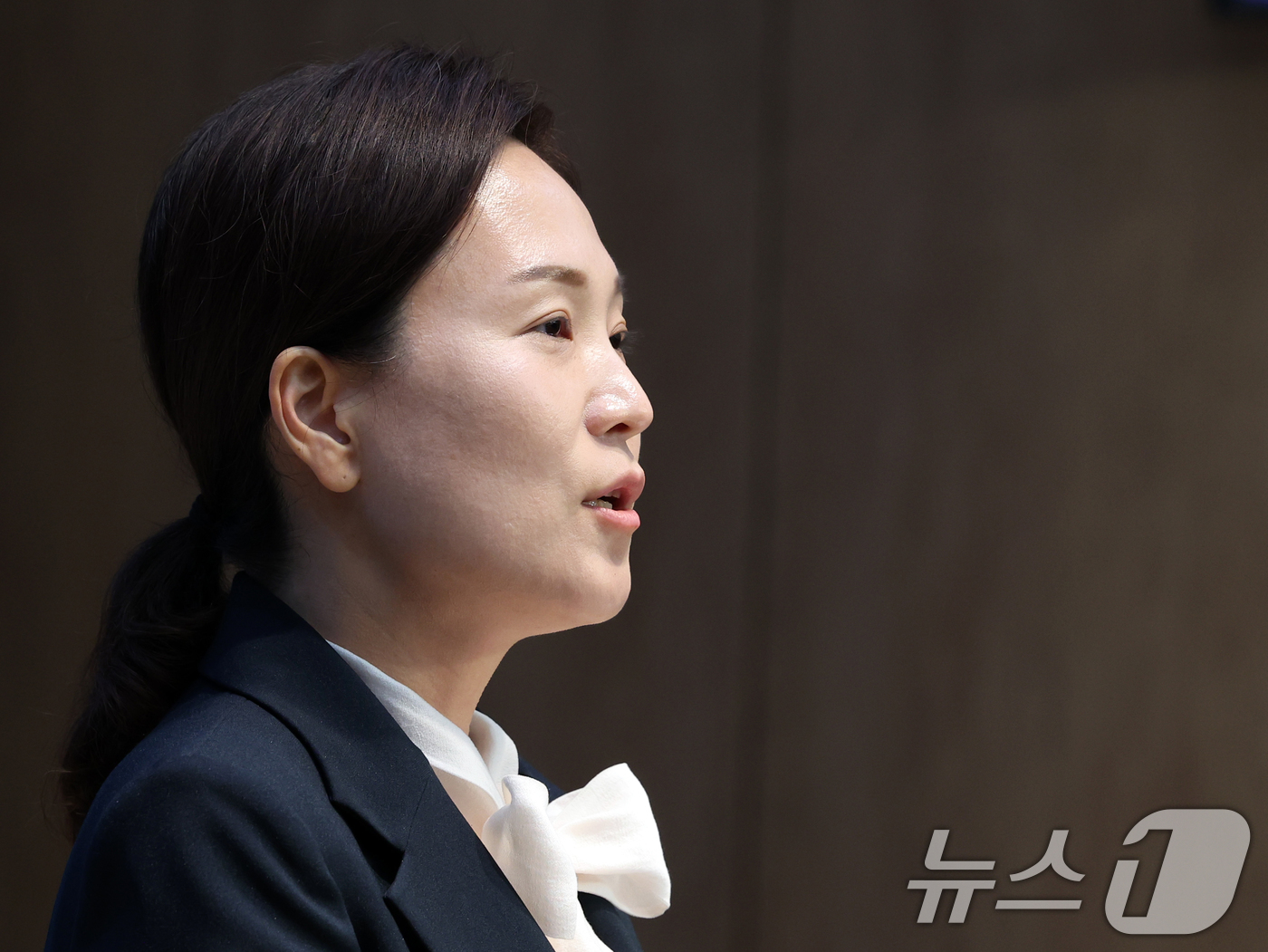 (서울=뉴스1) 황기선 기자 = 충남 아산시을 국회의원 재·보궐선거에 나서는 김민경 국민의힘 후보가 8일 오전 서울 여의도 국회에서 출마 기자회견을 하고 있다. 2026.5.8/뉴 …