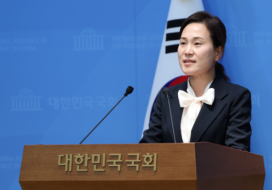출마 기자회견하는 김민경 국민의힘 후보