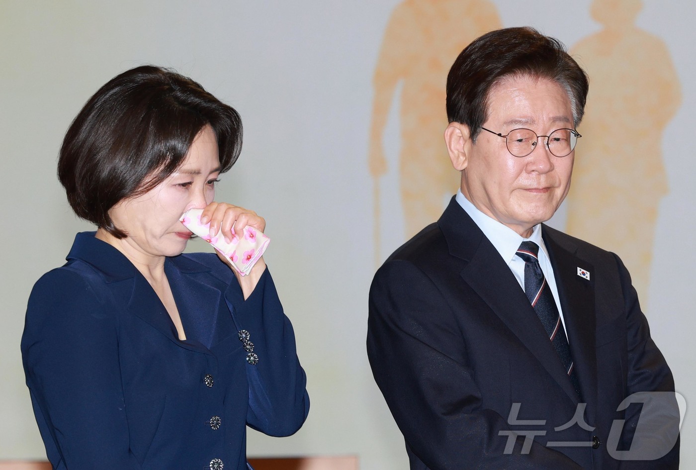 (서울=뉴스1) 허경 기자 = 이재명 대통령과 김혜경 여사가 8일 서울 중구 대한상공회의소에서 열린 제54회 어버이날 기념식에 참석하고 있다.  2026.5.8/뉴스1