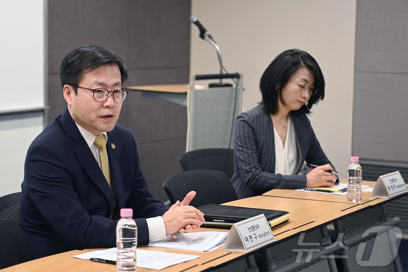(서울=뉴스1) = 여한구 산업통상부 통상교섭본부장이 8일 오전 서울 중구 대한상공회의소 회의실에서 열린 멕시코 진출기업 간담회에서 인사말을 하고 있다. (산업통상부 제공. 재판매 …