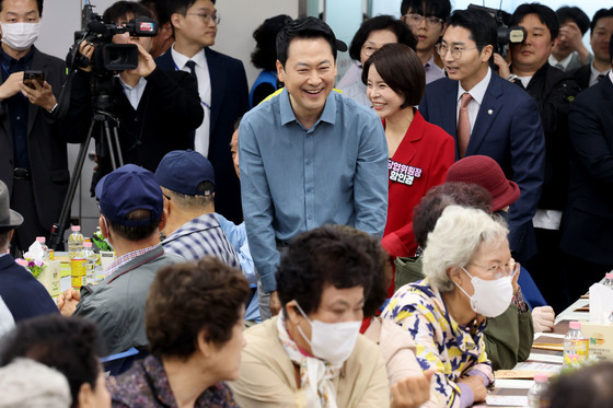 어버이날 효 감사 잔치 참석한 장동혁 대표