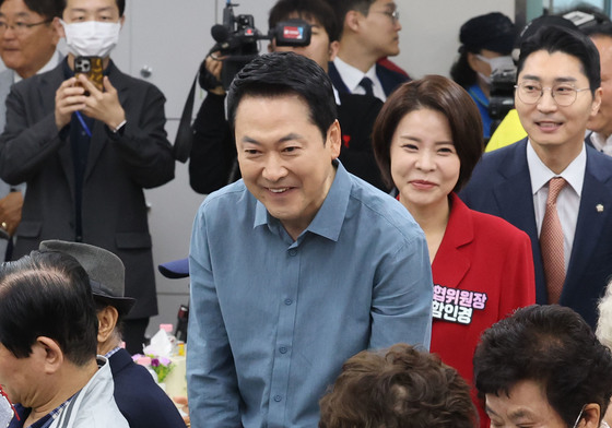 어버이날 효 감사 잔치 참석한 장동혁 대표
