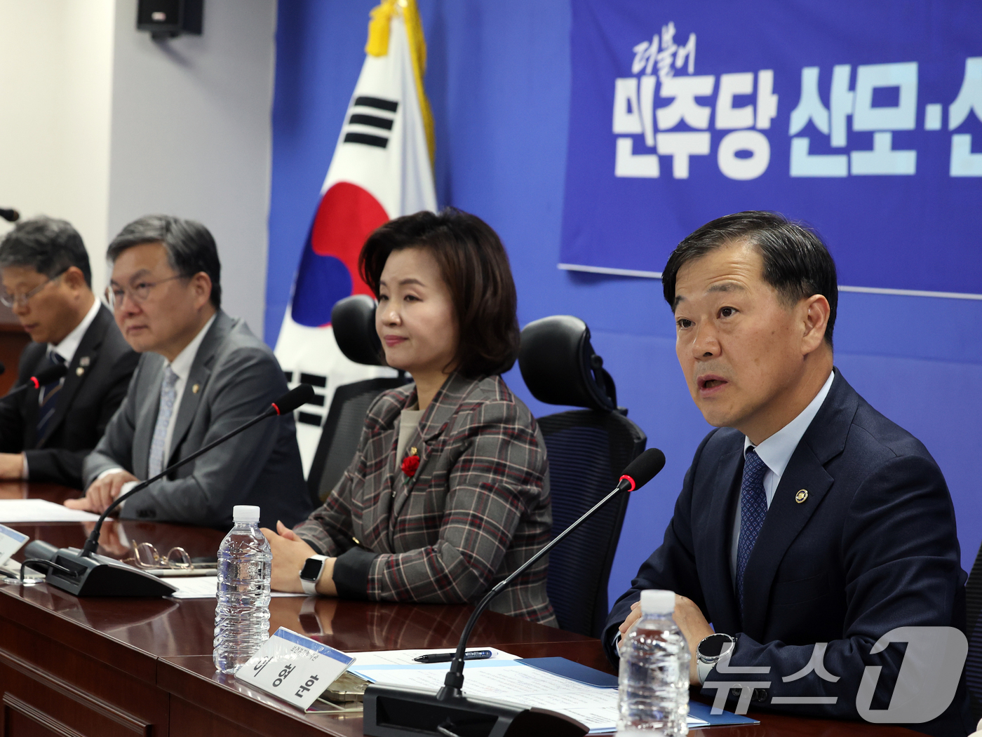 (서울=뉴스1) 황기선 기자 = 이영훈 보건복지부 2차관이 8일 오후 서울 여의도 국회에서 열린 산모·신생아 응급진료체계 개선 TF  당정회의에서 모두발언을 하고 있다.  2026 …