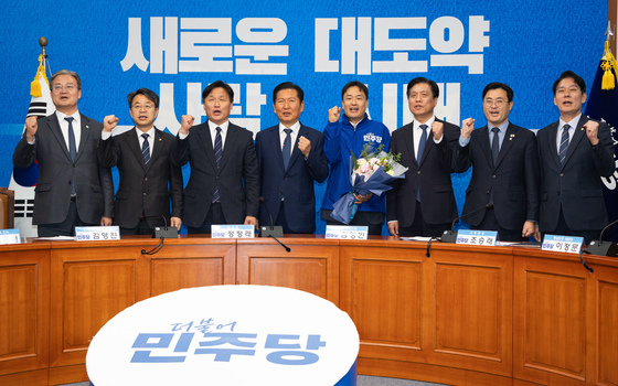 與, 14곳 재보선 공천 완료…공주·부여·청양에 檢출신 김영빈