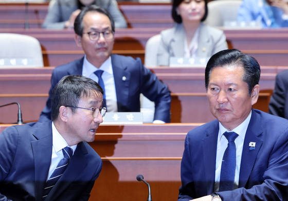 대화 나누는 정청래·한병도