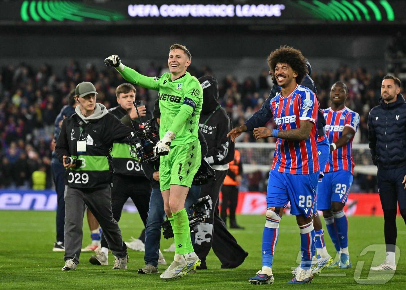 본문 이미지 - UEFA 콘퍼런스리그 결승에 오른 크리스털 팰리스. ⓒ AFP=뉴스1