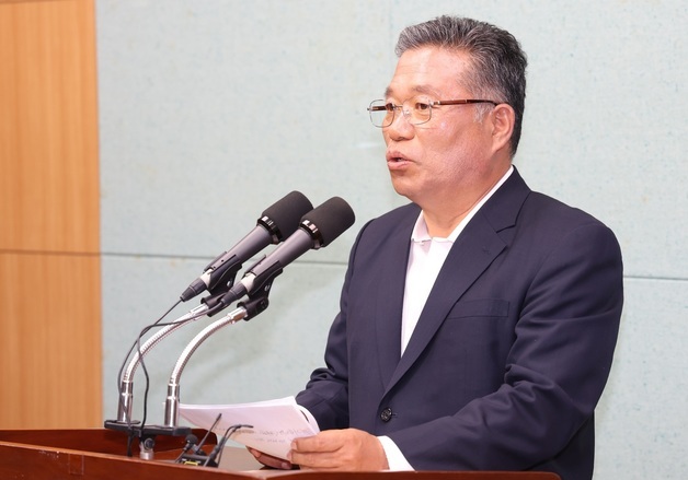 군산·김제·부안을 무소속 출마 선언하는 김종회