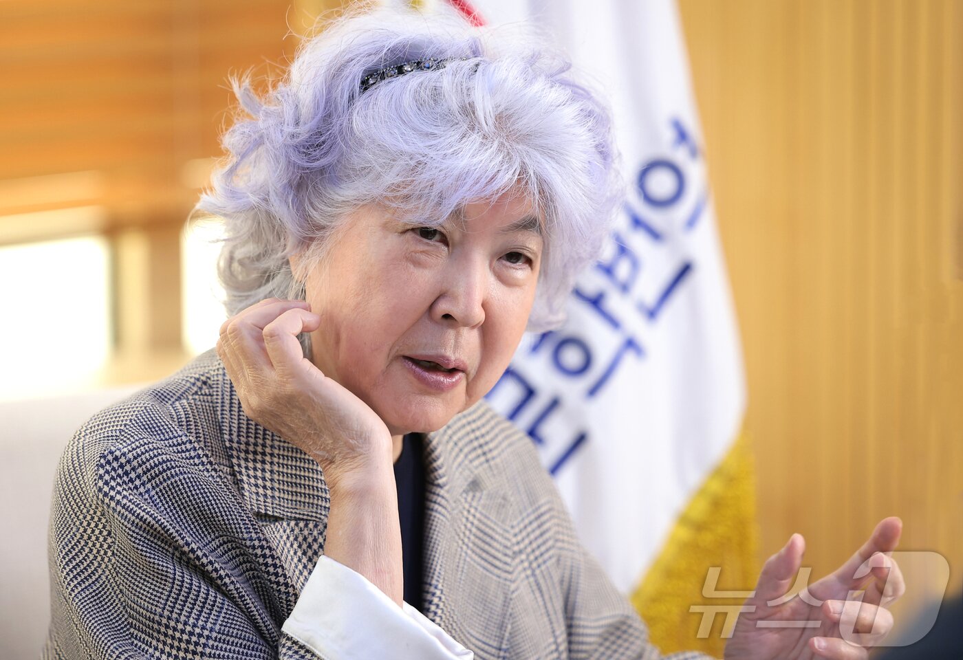 본문 이미지 - 전수용 한국문학번역원장은  최근  뉴스1과 인터뷰에서 "번역대학원대학교를 통해 시대에 변화에 맞춘 번역 전문가들을 배출할 것"이라고 말했다. ⓒ 뉴스1 권현진 기자