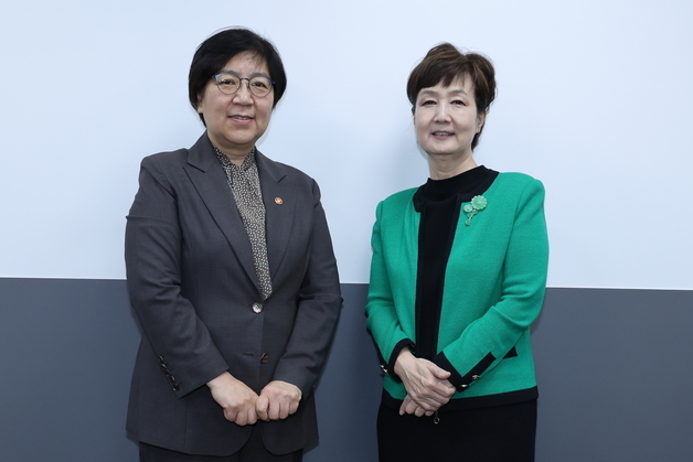 병협 회장, 정은경 장관에 "소아·분만 필수의료 붕괴 막아야"