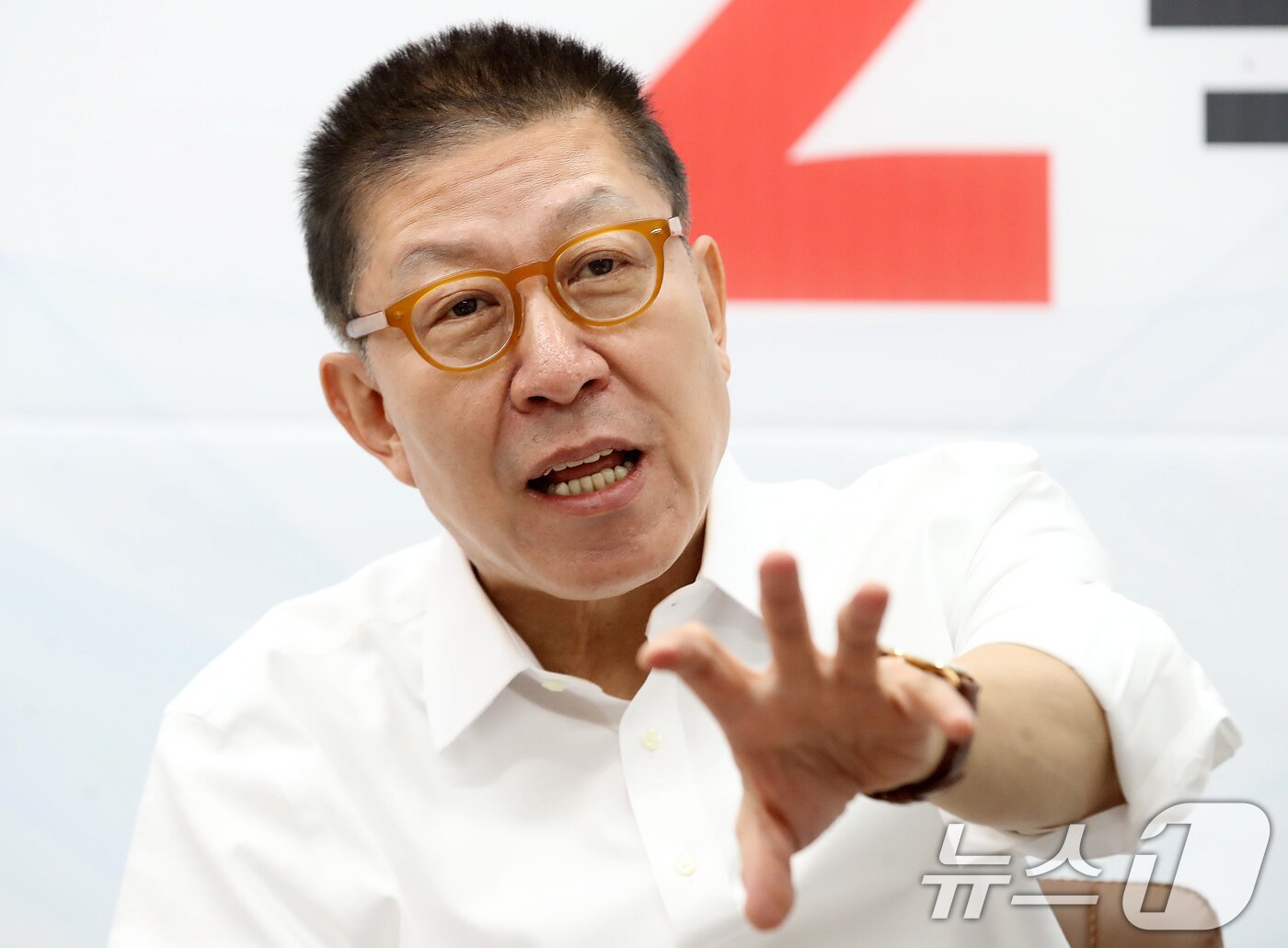 본문 이미지 - 박형준 국민의힘 부산시장 후보가 8일 부산 부산진구 선거사무소에서 뉴스1과 인터뷰를 하고 있다. ⓒ 뉴스1 윤일지 기자