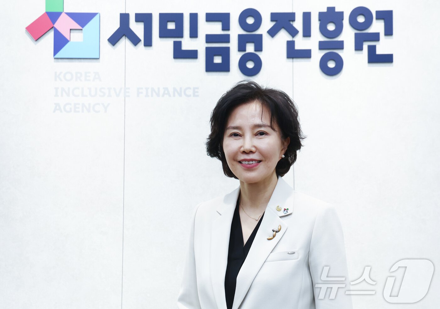 본문 이미지 - 김은경 서민금융진흥원장이 8일 서울 중구 서민금융진흥원에서 뉴스1과 인터뷰에 앞서 포즈를 취하고 있다. 2026.5.8 ⓒ 뉴스1 김민지 기자
