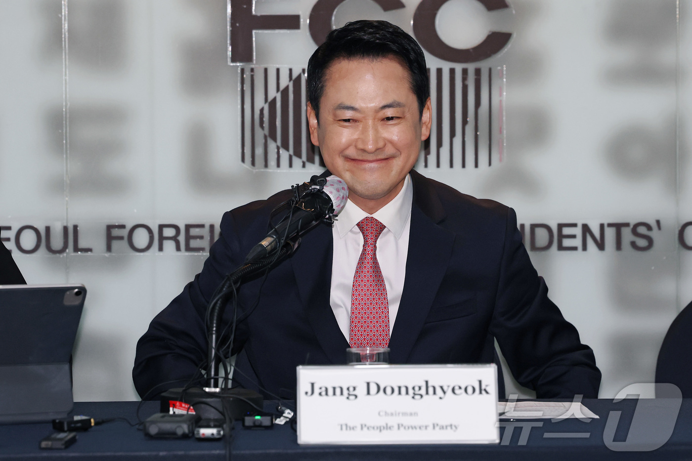 (서울=뉴스1) 국회사진기자단 = 장동혁 국민의힘 대표가 8일 서울 중구 한국프레스센터에서 열린 서울외신기자클럽 초청 외신기자 간담회에 참석해있다. 2026.5.8/뉴스1