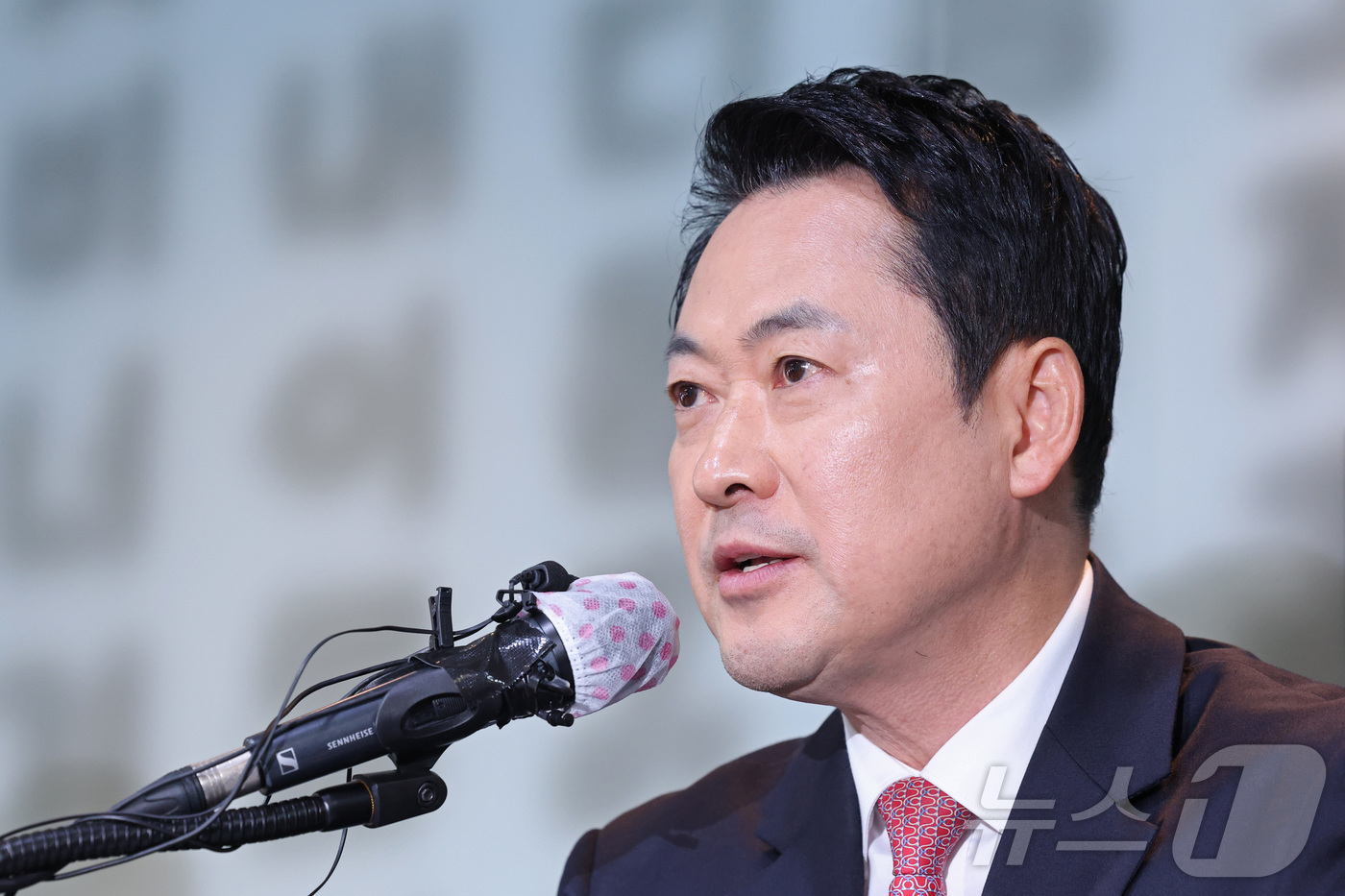(서울=뉴스1) 국회사진기자단 = 장동혁 국민의힘 대표가 8일 서울 중구 한국프레스센터에서 열린 서울외신기자클럽 초청 외신기자 간담회에서 모두발언하고 있다. 2026.5.8/뉴스1 …