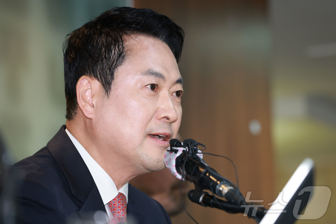 (서울=뉴스1) 국회사진기자단 = 장동혁 국민의힘 대표가 8일 오후 서울 중구 프레스센터에서 열린 서울외신기자클럽 초청 간담회에서 모두발언을 하고 있다. 2026.5.8/뉴스1