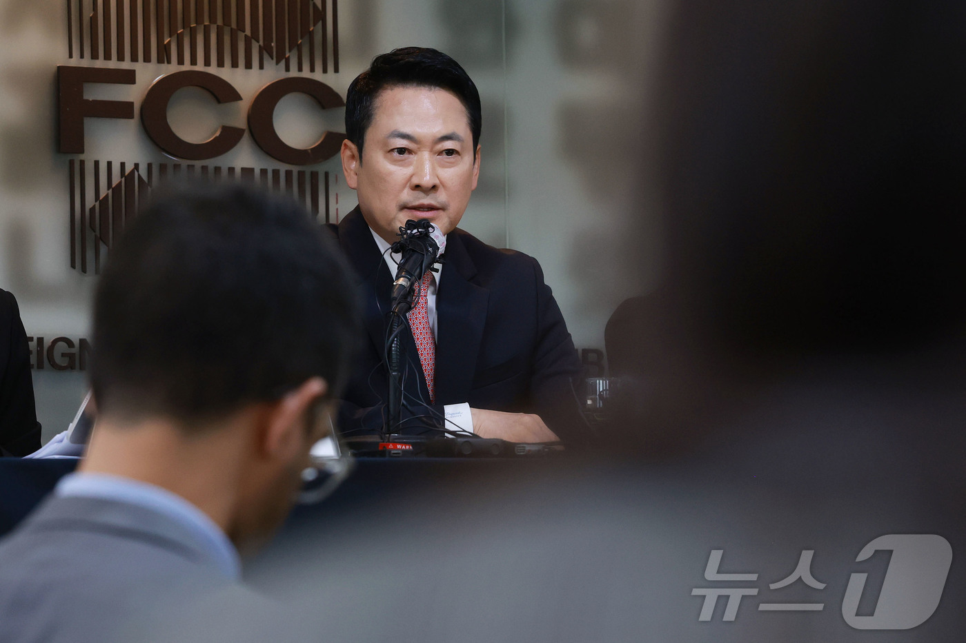 (서울=뉴스1) 국회사진기자단 = 장동혁 국민의힘 대표가 8일 오후 서울 중구 프레스센터에서 열린 서울외신기자클럽 초청 간담회에서 모두발언을 하고 있다. 2026.5.8/뉴스1
