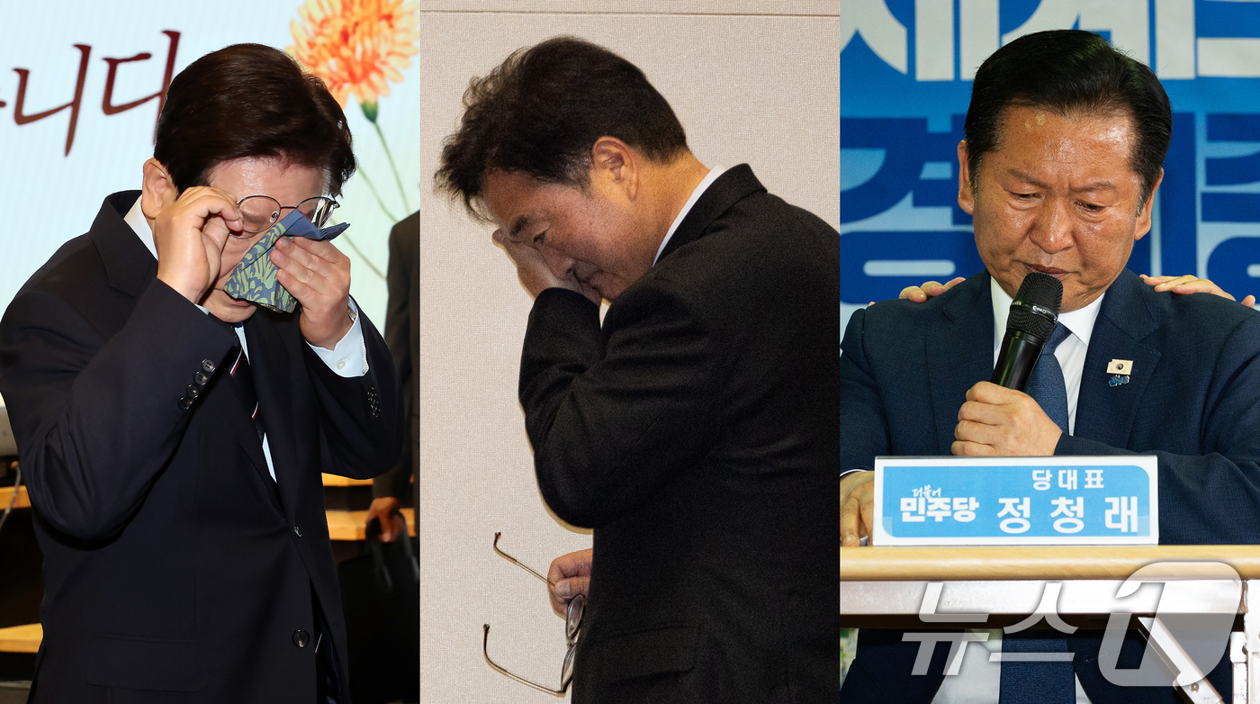 (서울=뉴스1) 허경 유승관 기자 = 이재명 대통령이 8일 서울 대한상공회의소에서 열린 제54회 어버이날 기념식에서 눈물을 흘리고 있다. 가운데는 같은날 국회 본회의에서 개헌안 무 …