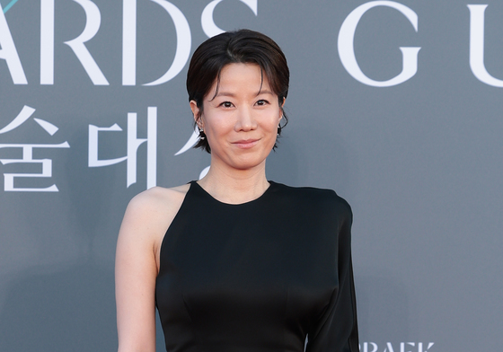 백상 찾은 전혜진, 반가운 얼굴