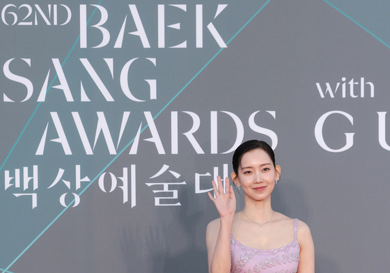 백상 찾은 신현빈