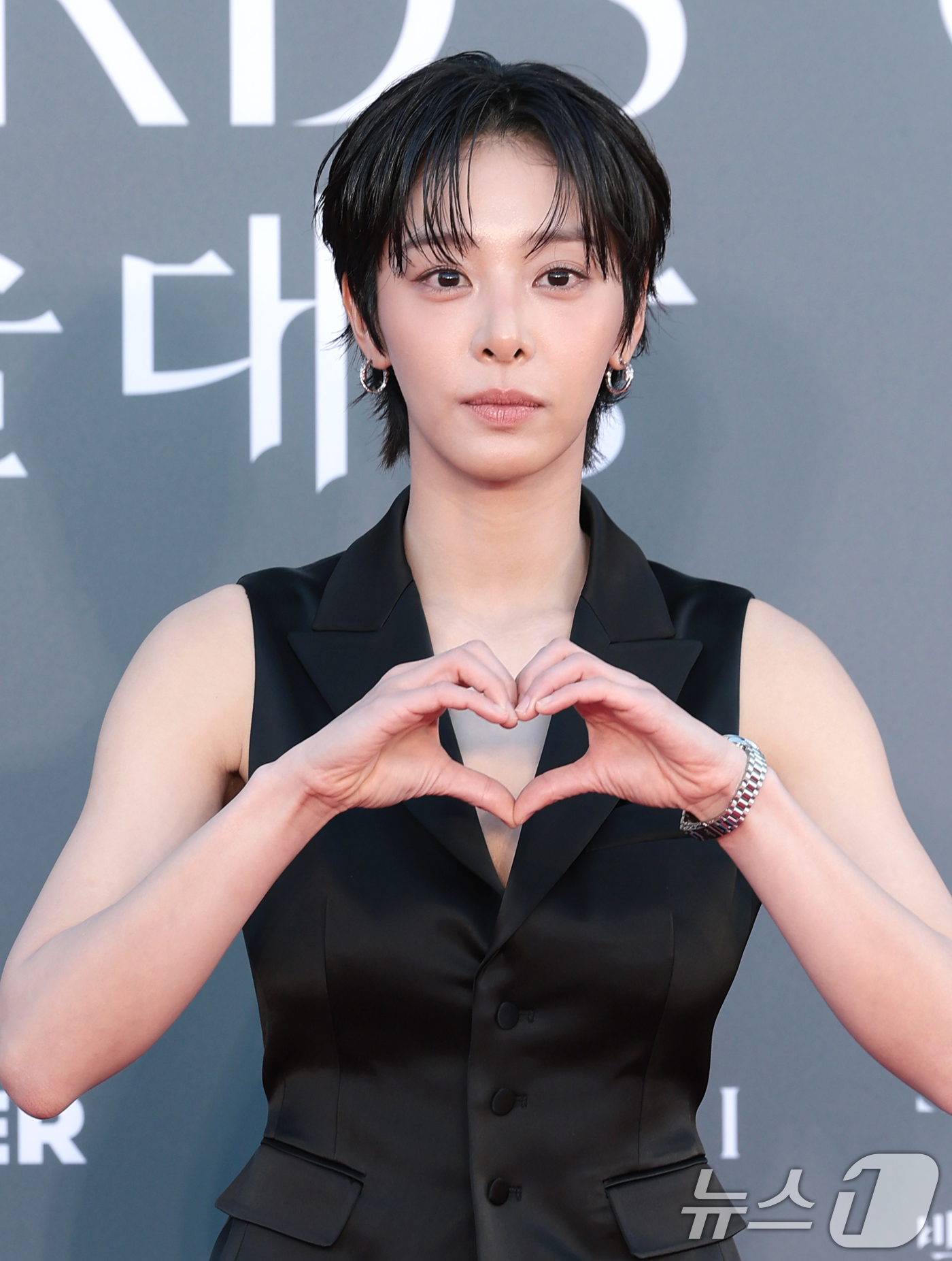 (서울=뉴스1) 권현진 기자 = 배우 설인아가 8일 서울 강남구 코엑스에서 열린 ‘제62회 백상예술대상’ 레드카펫 행사에 참석해 포즈를 취하고 있다. 2026.5.8/뉴스1