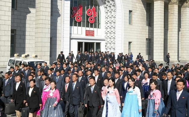 김정은, 러 푸틴에 전승절 축전…日 대규모 방위비 편성 비판 [데일리 북한]