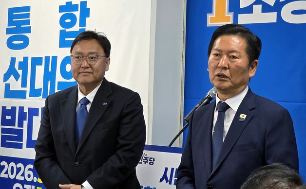 세종 찾은 정청래, 이해찬 보좌관 출신 조상호 지지 호소