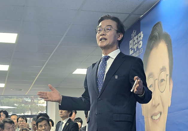 부산시장 향해 닻 올린 전재수