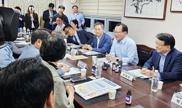 김부겸, 대구 서문시장 상인과 간담회