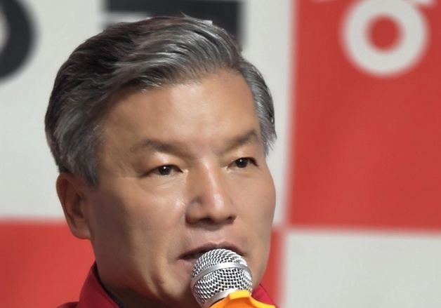 출마의 변 밝히는 정영길 성주군수 예비후보