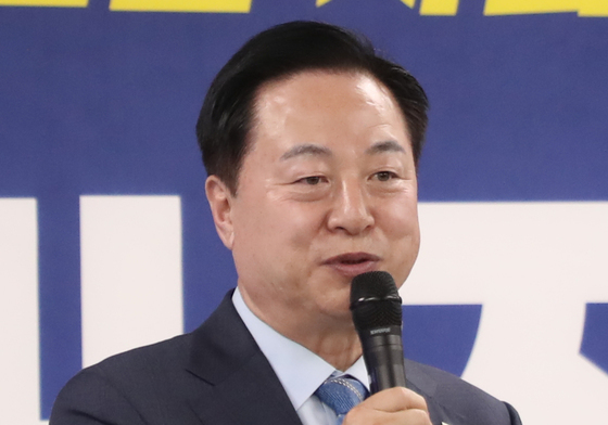 울산 찾은 김두관…전태진 지지 호소
