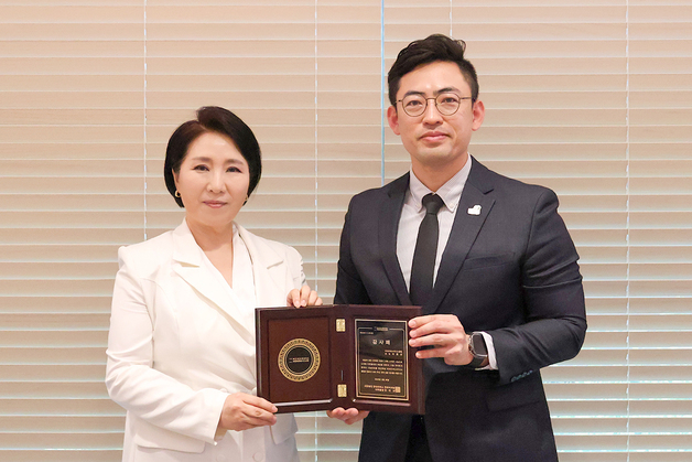 이호선 교수, 굿네이버스 고액 기부자 등재…누적 1억3000만 원