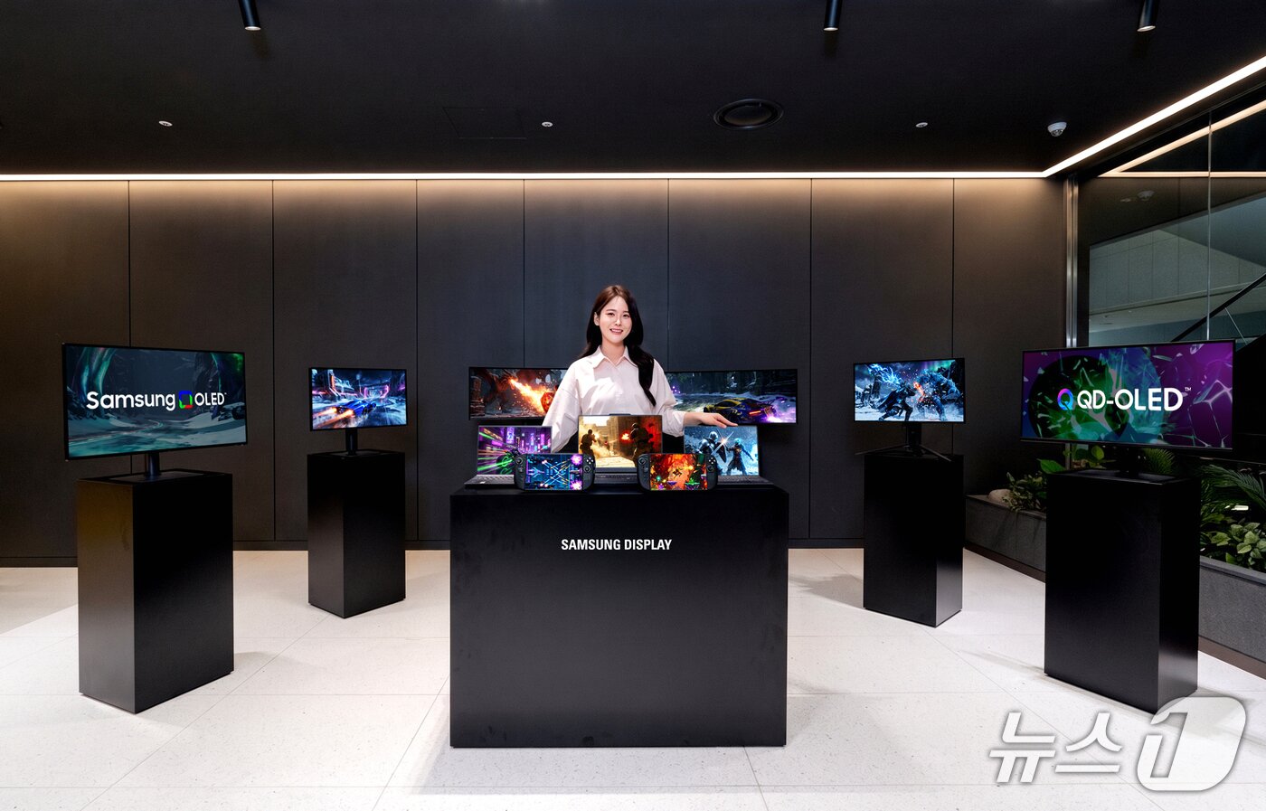 본문 이미지 - 삼성디스플레이가 컴퓨텍스 2026에서 '게이밍용 OLED' 모델을 선보이고 있다.(삼성디스플레이 제공)/뉴스1