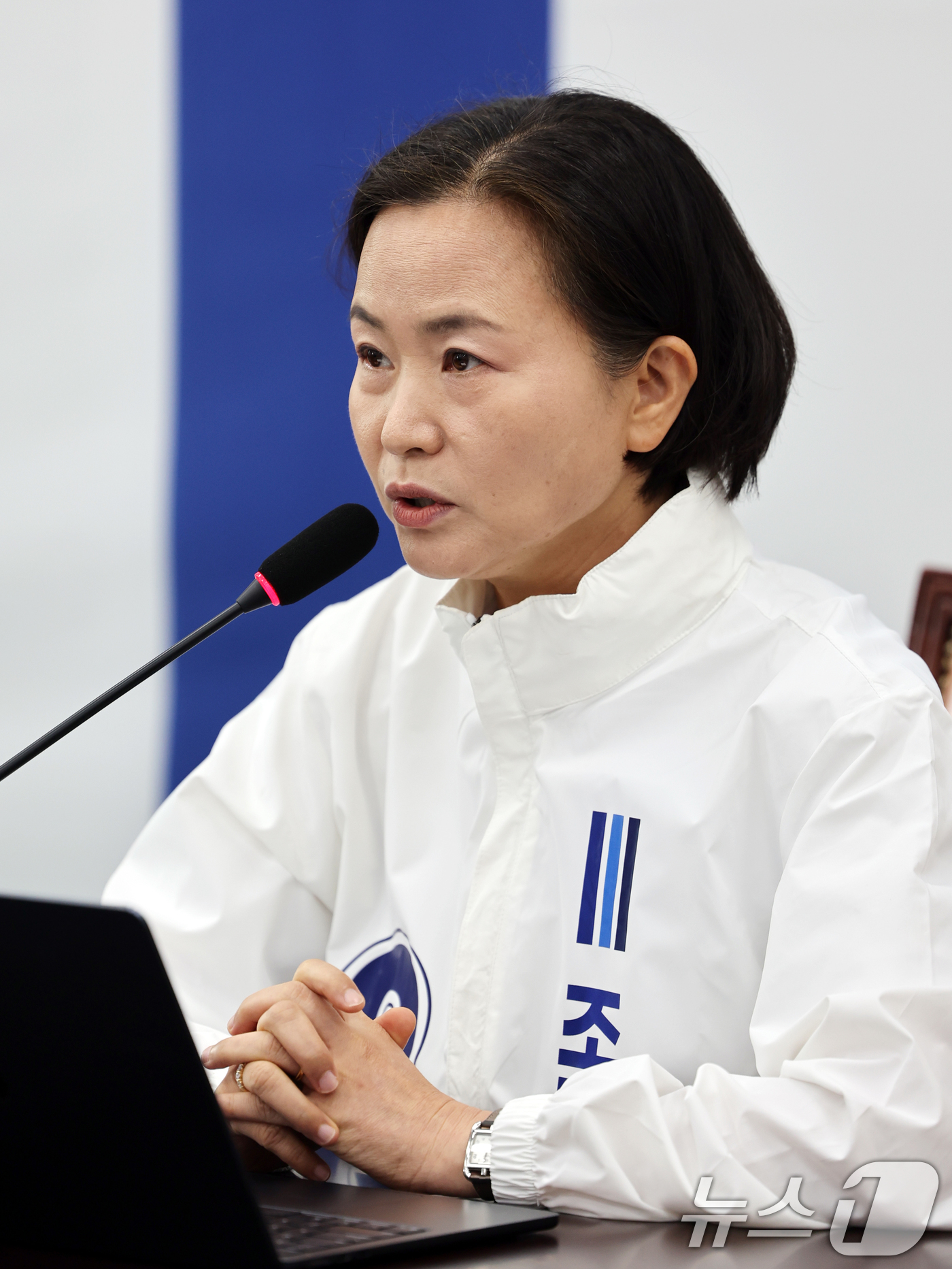 (서울=뉴스1) 황기선 기자 = 이해민 조국혁신당 선거대책위원회 총괄본부장이 1일 오전 서울 여의도 국회에서 열린 '평택 선거· 63시간 선거운동 현황 관련 기자간담회'에서 모두발 …