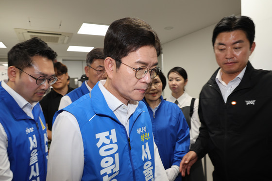 정원오 후보, '돈의동 쪽방촌 온기창고' 찾아